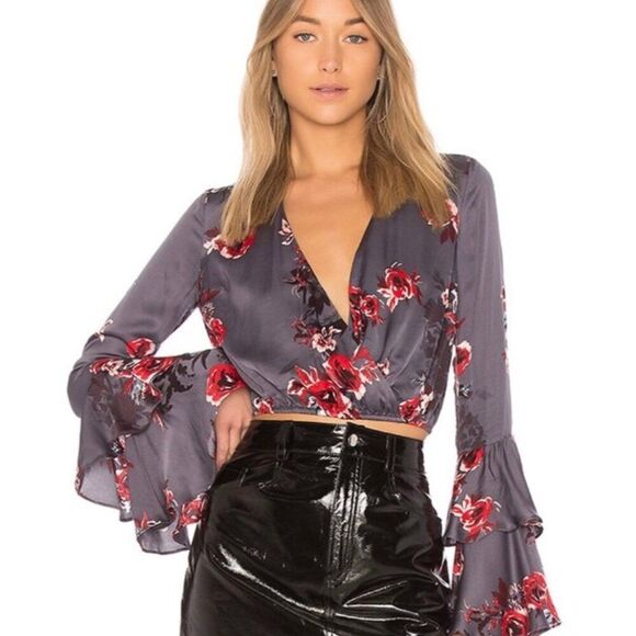 Lovers & Friends Revolve Gray Floral Bell Sleeve Crop Top *NWT* XS - Picture 1 of 1